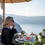 Pezoules Of Hotell Oia
