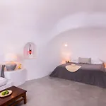 Pezoules Of Hotell Oia