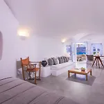 Pezoules Of Oia