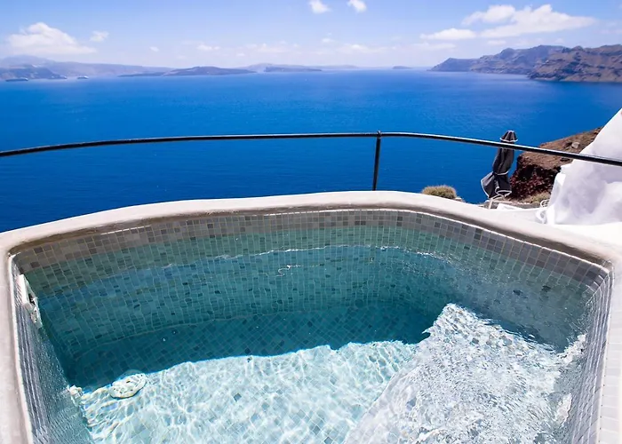 Pezoules Of Otel Oia