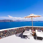 Pezoules Of Oia