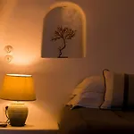Pezoules Of Hotel Oia