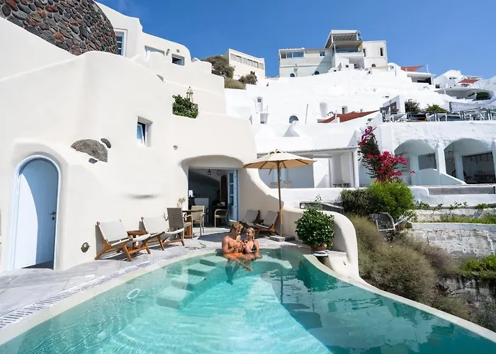 Pezoules Of 4* Oia