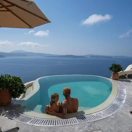 Pezoules Of Oia