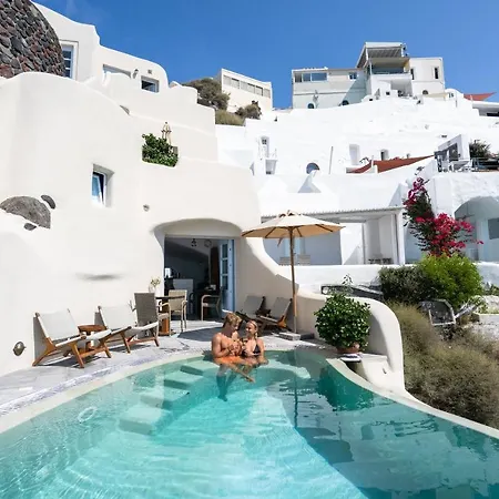 Pezoules Of 4* Oia