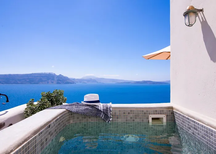 Pezoules Of Hotel Oia