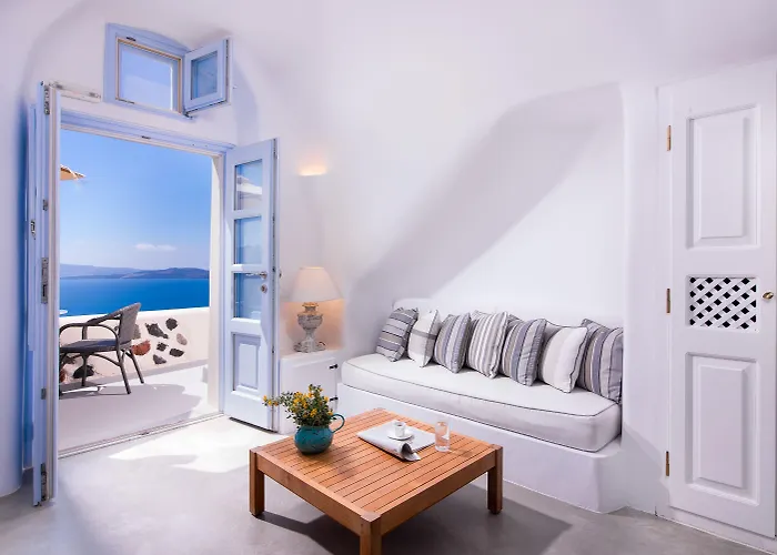Pezoules Of 4* Oia