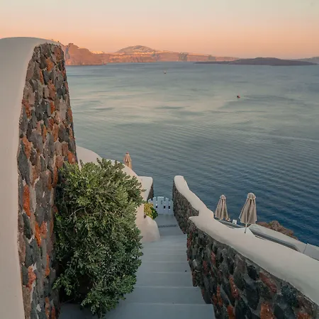 Pezoules Of 4* Oia (Santorini)