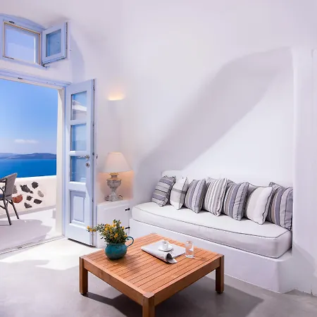 Pezoules Of 4* Oia (Santorini)